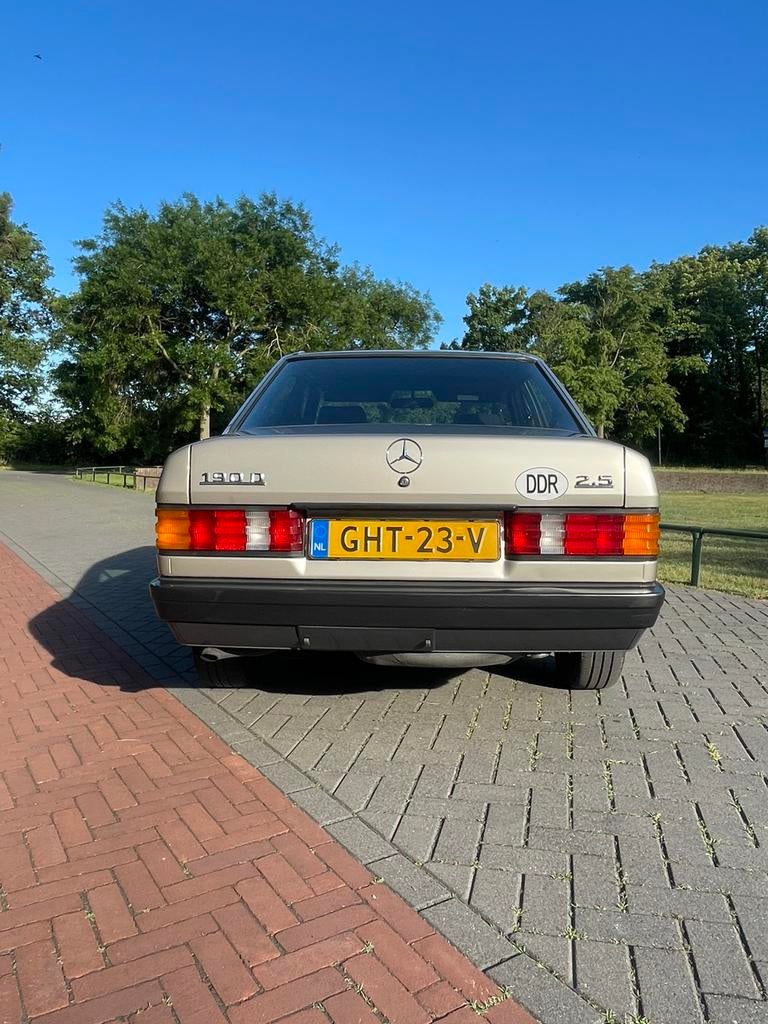 Mercedes 190 2,5 diesel 1986 Grijs, 4 stoelen, 23 km/l, 1200 kg, Diesel