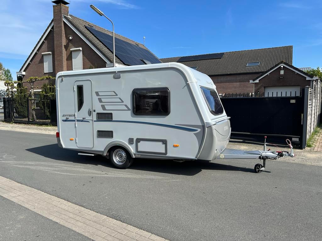 Hymer Eriba Nova 390 Caravan, 750 - 1000 kg, Particulier, Hymer, 4 tot 5 meter
