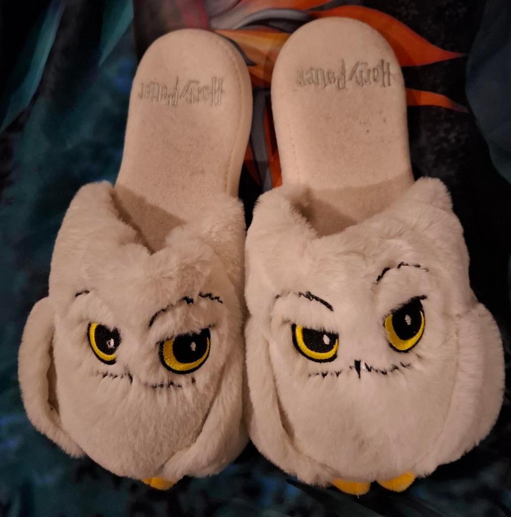 Hedwig Harry Potter sloffen maat 38-41 zo goed als nieuw, Kleding | Dames, Wit, Ophalen of Verzenden, Zo goed als nieuw, Harry Potter