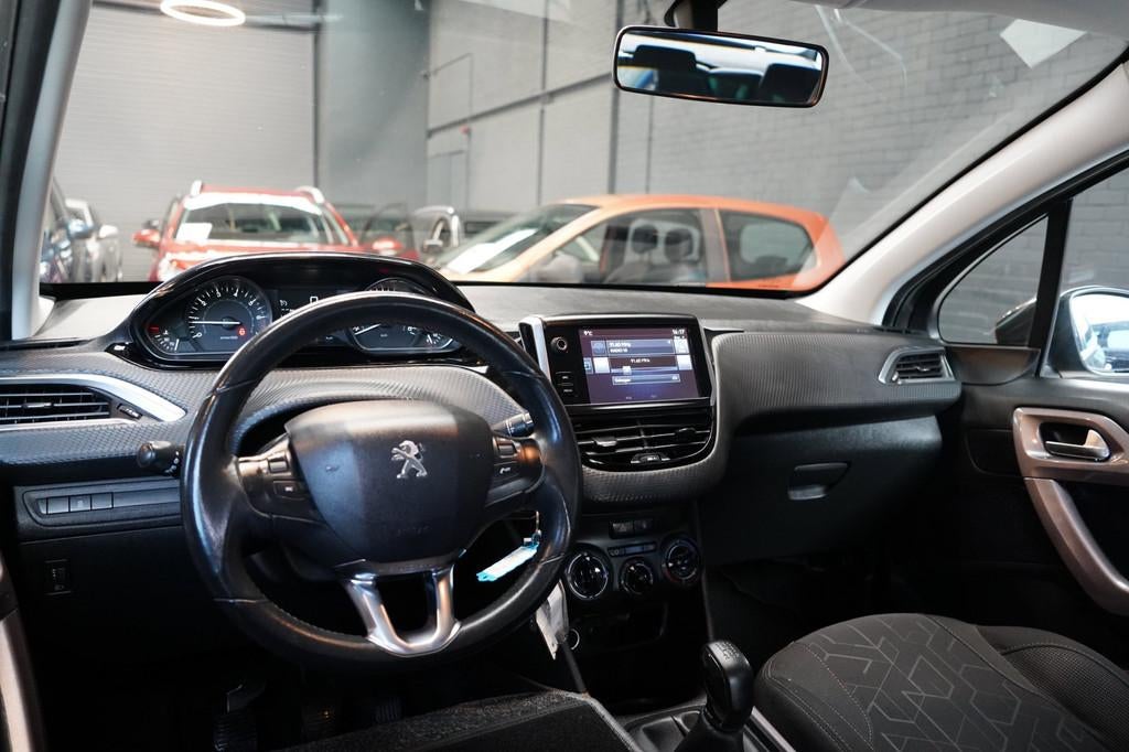 Peugeot 2008 1.2 PureTech Active | AIRCO | CRUISE | TREKHAAK, Voorwielaandrijving, Stof, Euro 6, 1199 cc