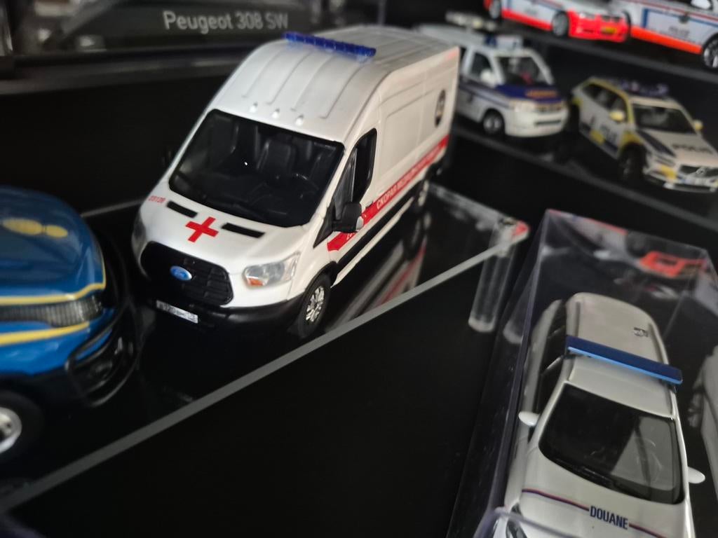 Ambulance 1:43, Ophalen of Verzenden, Auto, Overige merken