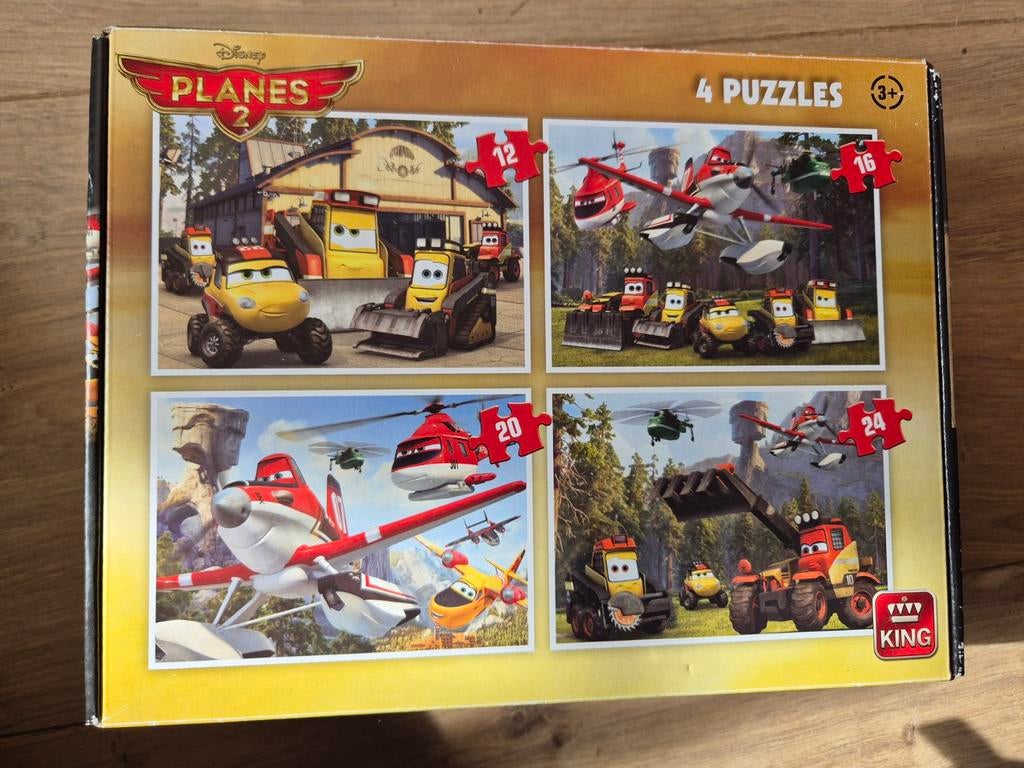 4 puzzels van Planes2 in handige kartonnen koffer, Ophalen of Verzenden, Minder dan 500 stukjes, Gebruikt, Legpuzzel