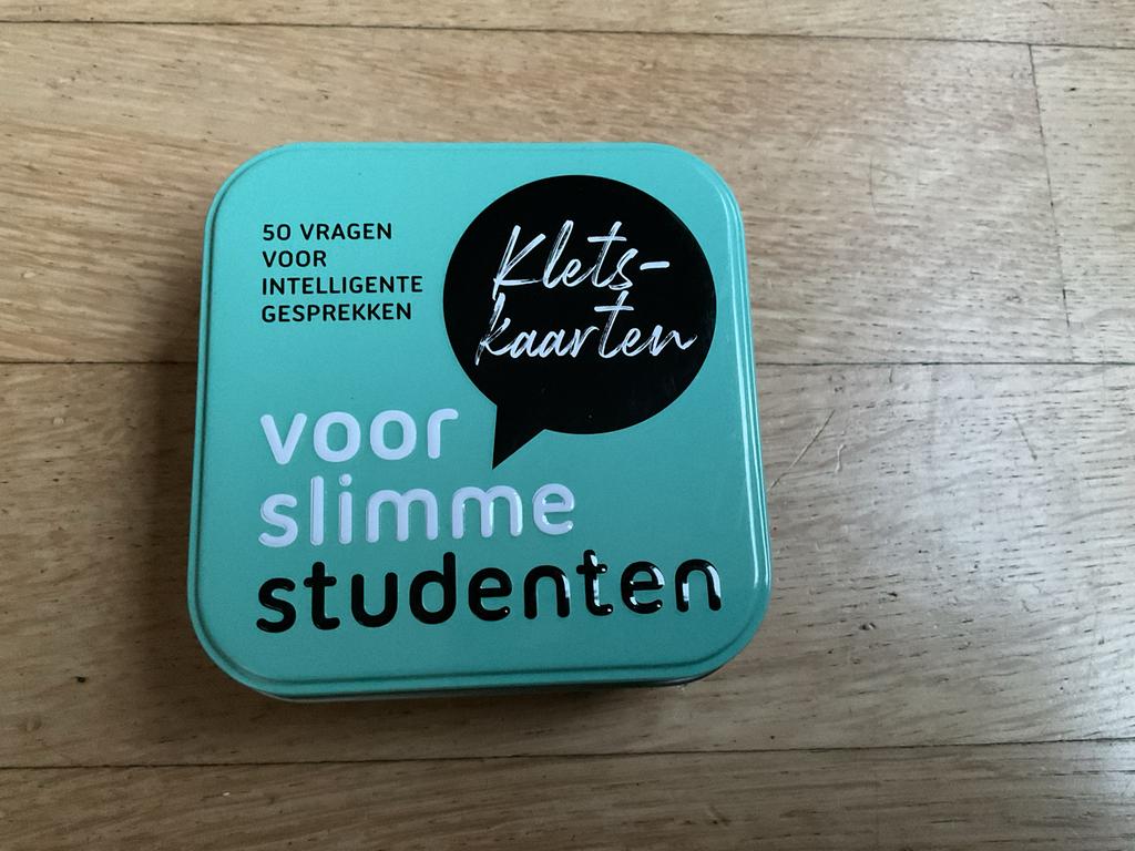 Kletskaarten voor slimme studenten - 50 vragen. Nieuwstaat., Vijf spelers of meer, Ophalen of Verzenden, Zo goed als nieuw
