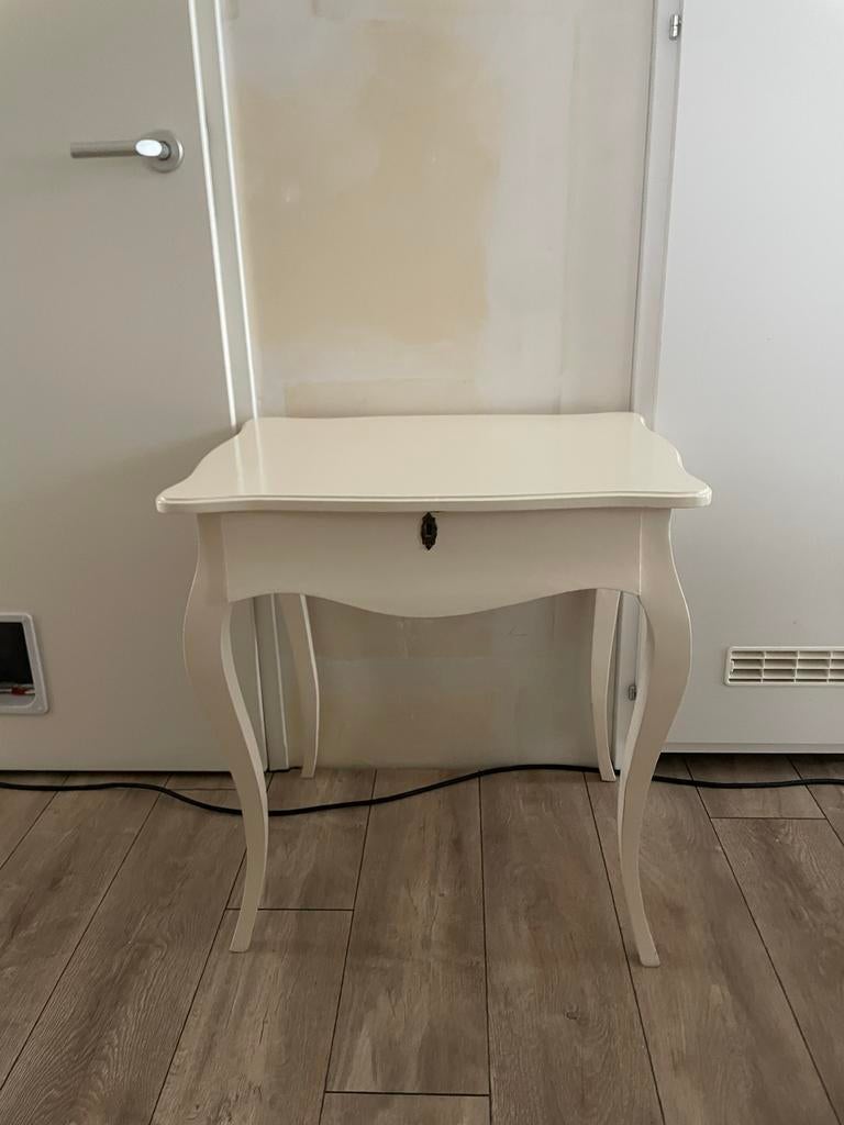 Schattig bijzet tafeltje met lade, Ophalen, Minder dan 55 cm, Gebruikt, 60 cm of meer