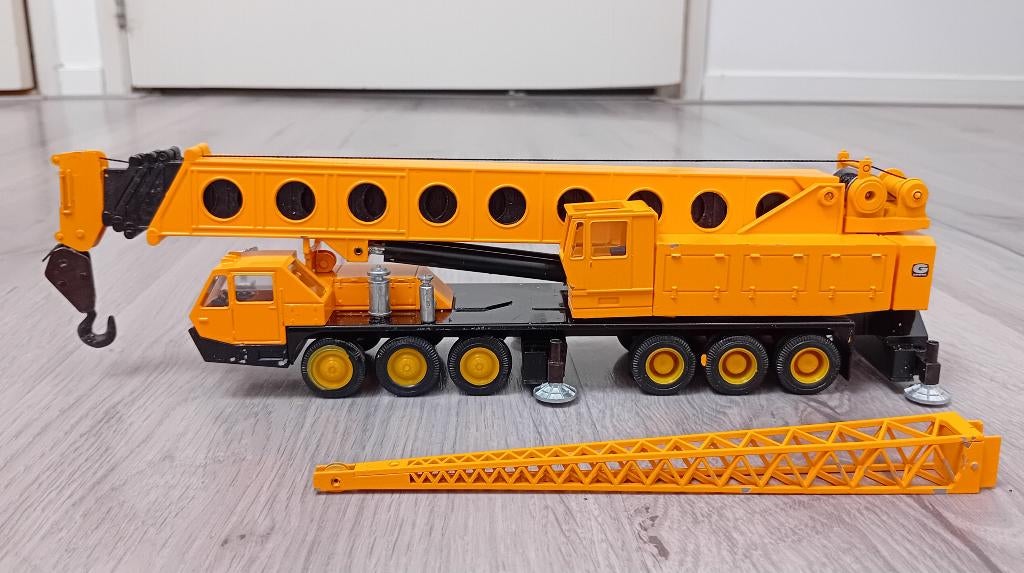 NZG Grove model hijskraan op schaal 1:55, Hobby en Vrije tijd, Ophalen of Verzenden, Zo goed als nieuw, Hijskraan, Tractor of Landbouw