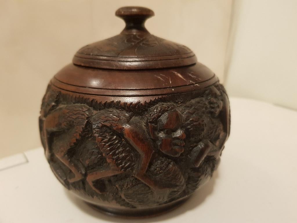 Houten uitgesneden pot met deksel, Overige onderwerpen, Houtsnijwerk, Minder dan 20 cm, Ophalen of Verzenden