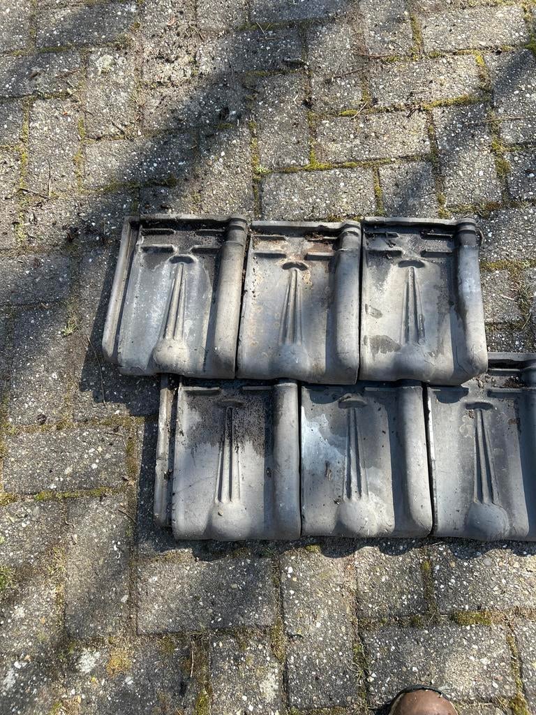 Kruispannen blauw gesmoord - Gebruikte dakpannen, Gebruikt, Steen of Klei, Blauw, Ophalen of Verzenden