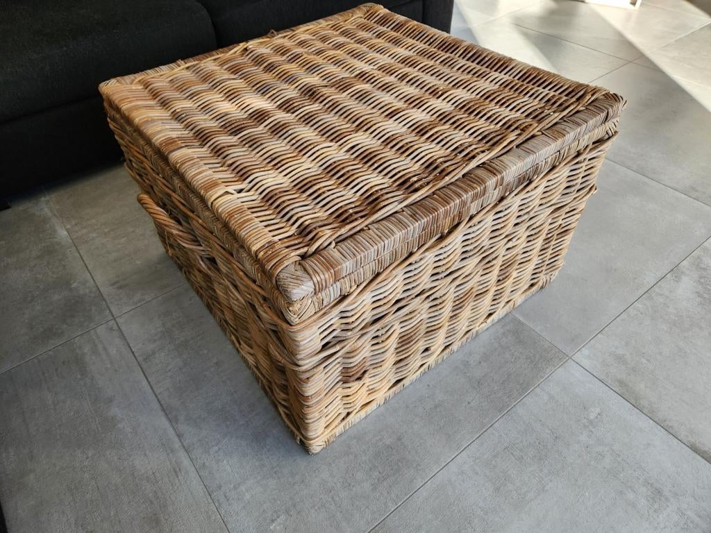 Grote rotan mand riet met deksel en dienblad - 80x80x50 cm, Huis en Inrichting, Tafels | Salontafels, Zo goed als nieuw, 50 tot 75 cm