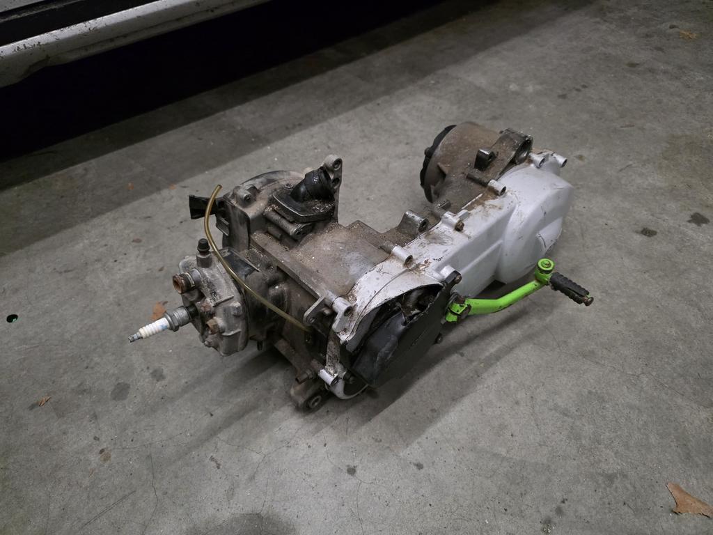 Piaggio zip H20 motor blok 50cc LC origineel 2takt, Motoren, Ophalen of Verzenden