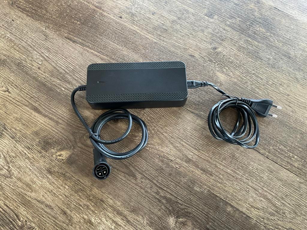 Nieuwe Crivit Urban E-bike acculader, Ophalen of Verzenden, Zo goed als nieuw