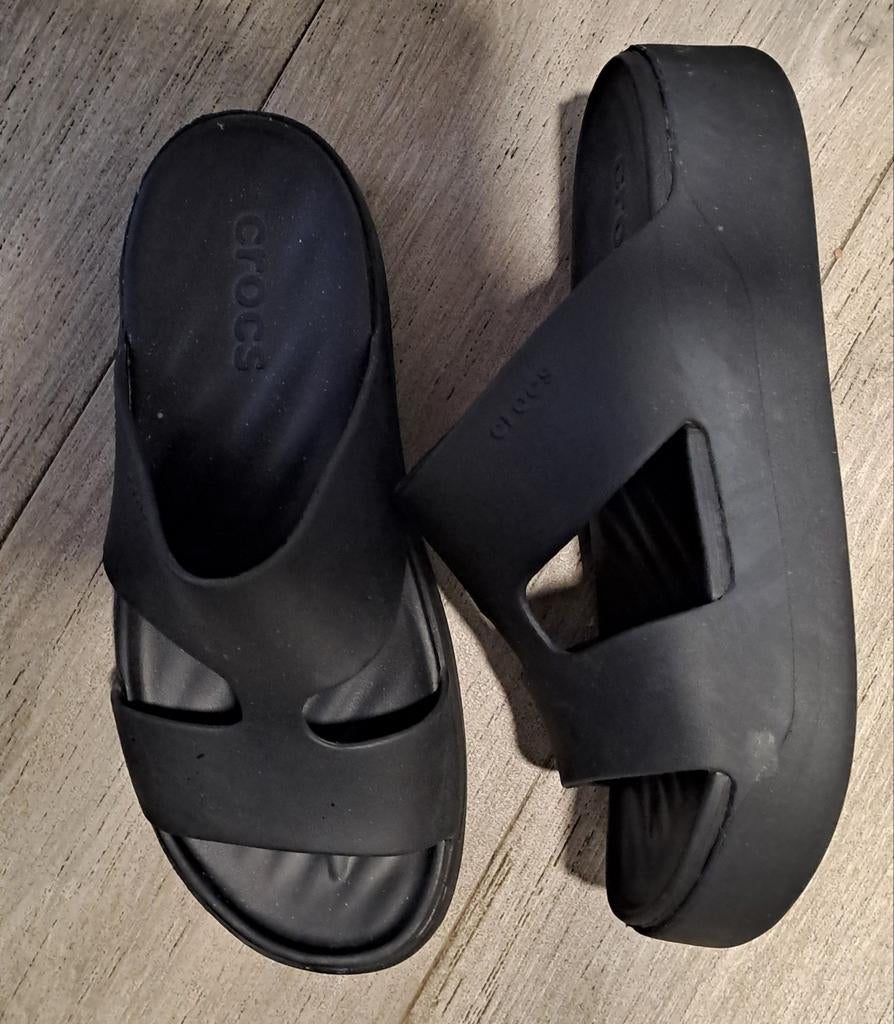 Nieuwe Crocs met plateau zool maat 39, Kleding | Dames, Schoenen, Zwart, Nieuw, Crocs, Sandalen of Muiltjes