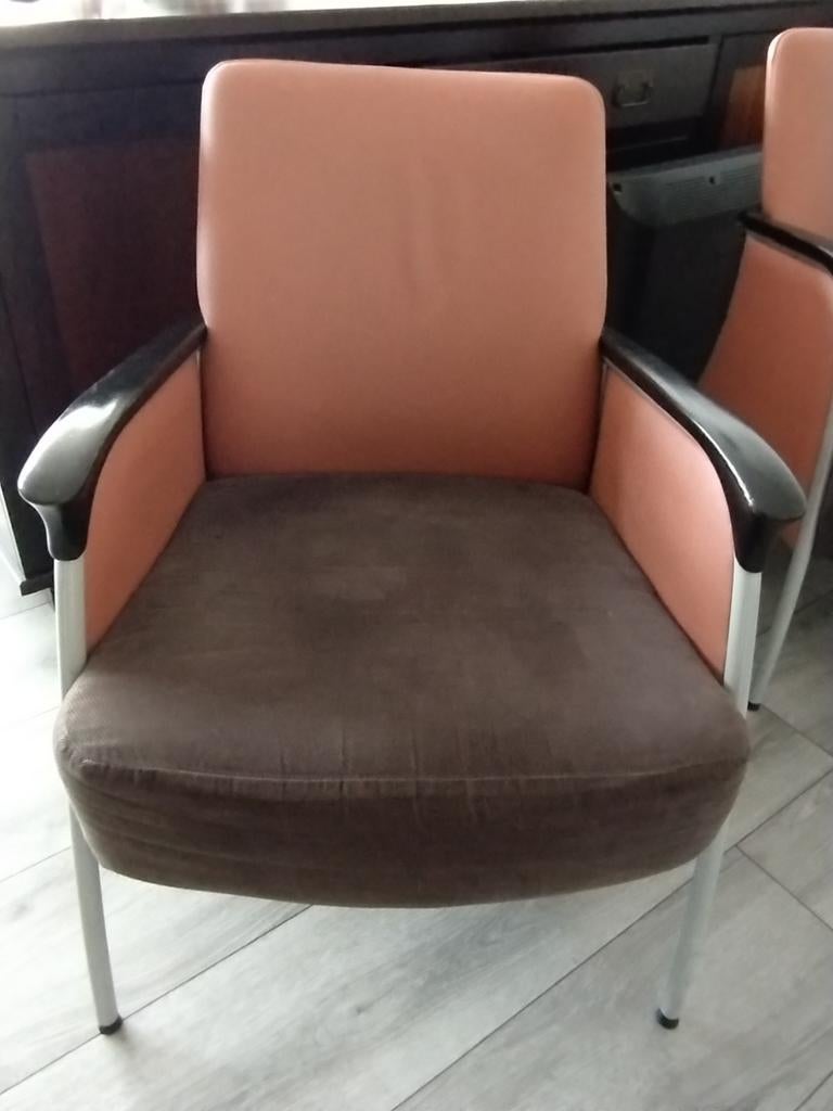 2 stoelen Vepa design, Ophalen, 75 tot 100 cm