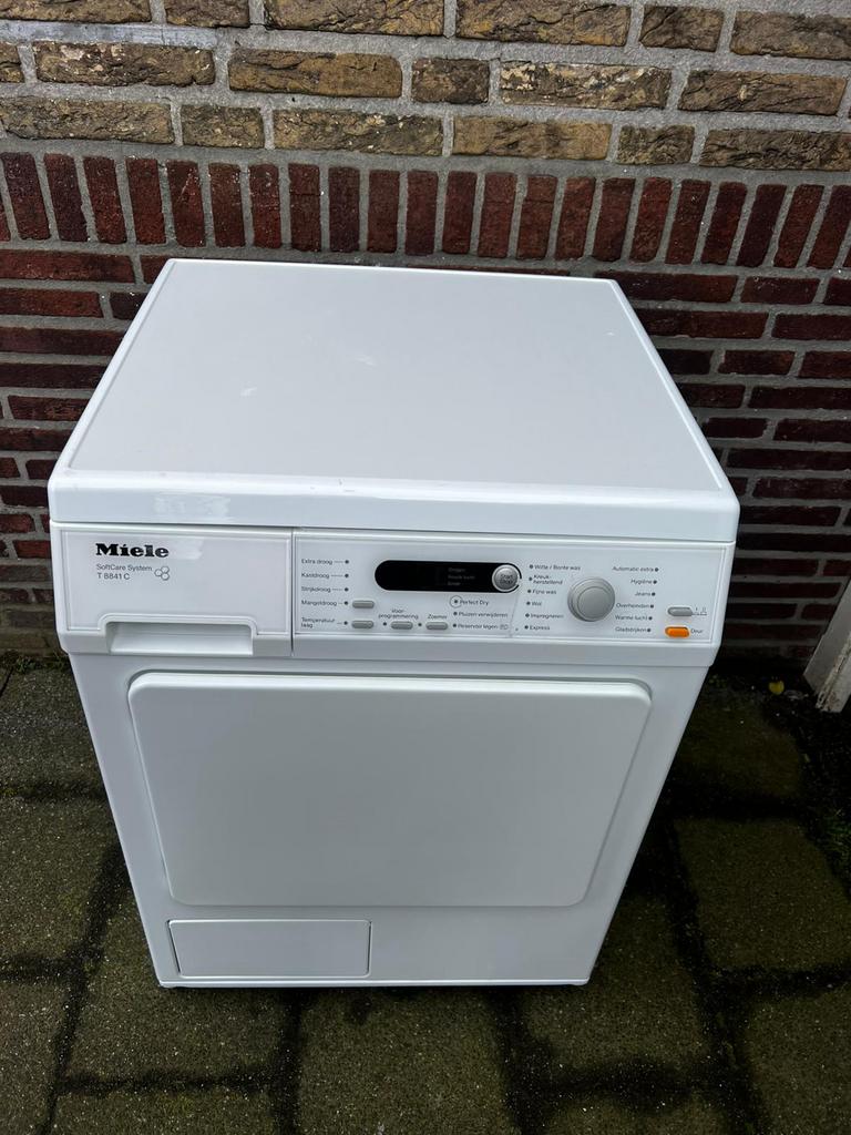 Miele 8KG condensdroger, Ophalen, Zo goed als nieuw, 85 tot 90 cm