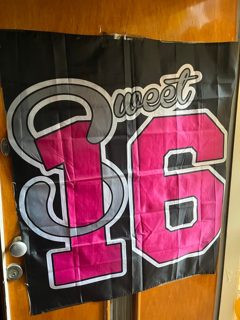 Diverse Sweet Sixteen versiering, Hobby en Vrije tijd, Feestartikelen, Ophalen of Verzenden, Gebruikt, Versiering, Verjaardag