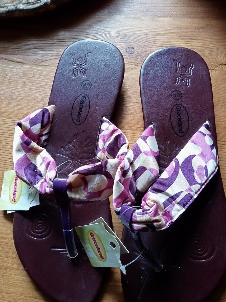 Leuke teenslippers met een sjaaltje als bandje, maat 40, Van Haren, Ophalen of Verzenden, Nieuw