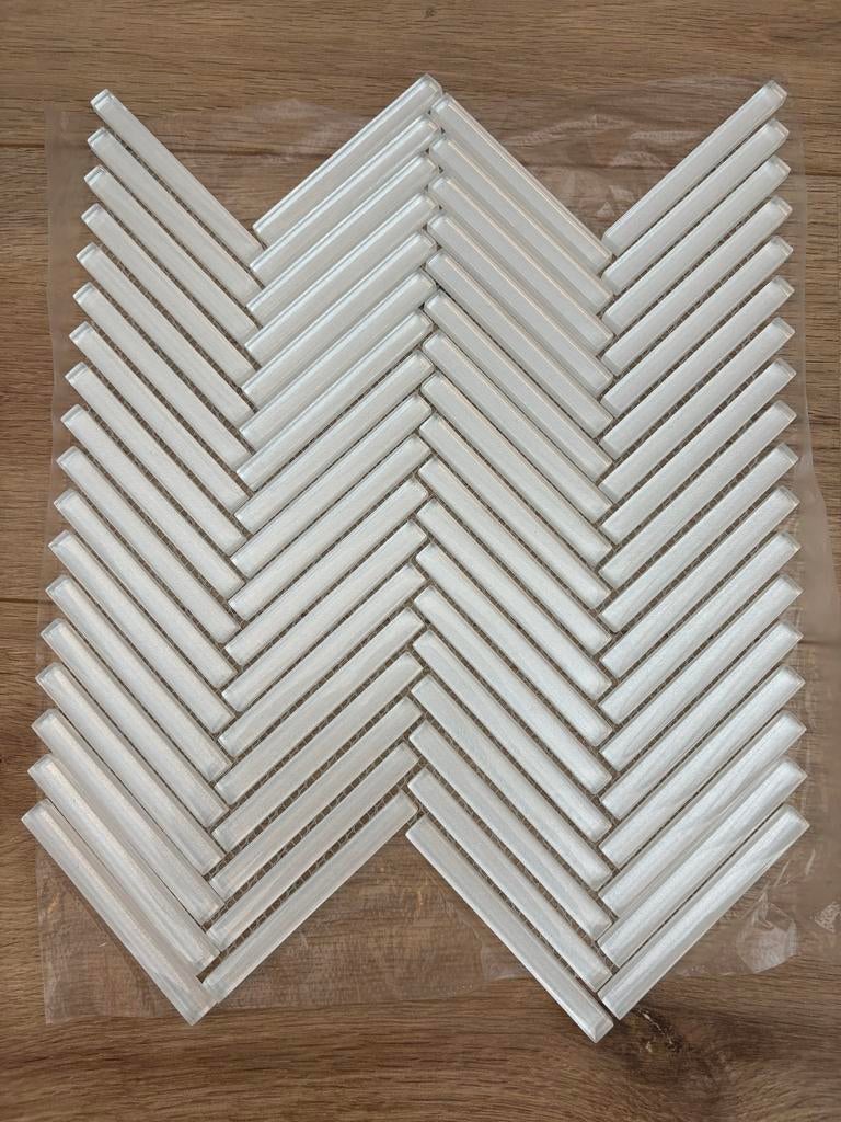 Witte Visgraat Mozaïek Tegels - Glas - Nieuw in doos, Overige materialen, Wandtegels, Nieuw, Ophalen of Verzenden