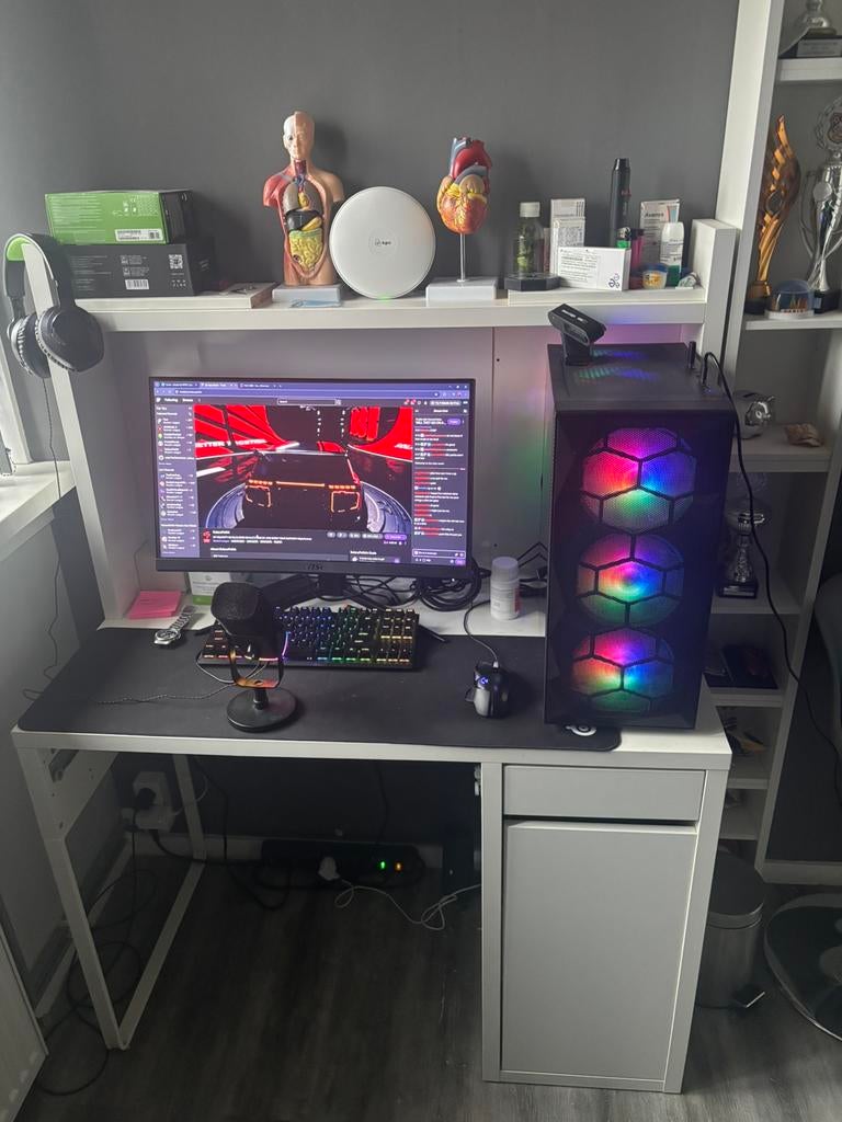 Ikea bureau te koop met opbergruimtes, Ophalen, Spaanplaat of MDF, Zo goed als nieuw, IKEA