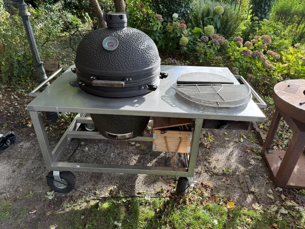 The Bastard Urban XL – in topstaat (optioneel met RVS tafel), Tuin en Terras, Houtskoolbarbecues, Ophalen, Zo goed als nieuw, Basterd