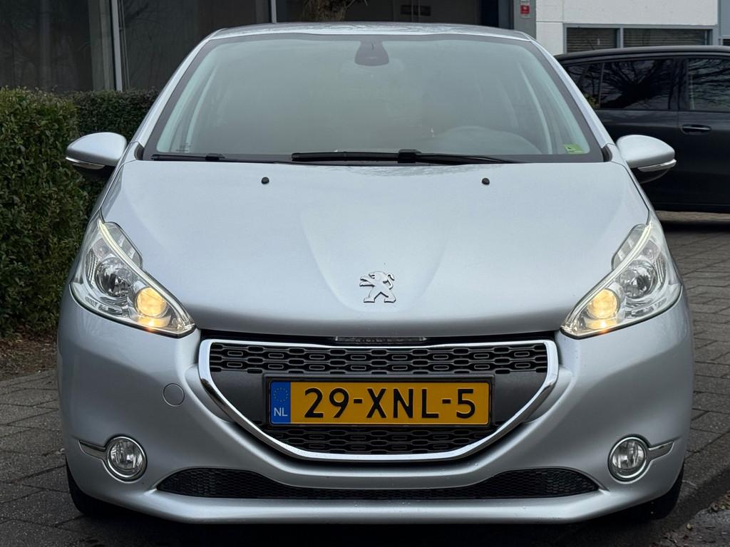 Peugeot 208 1.4 VTi Griffe - ZWART LEDER - XENON - VOLLEDIG, Auto's, Voorwielaandrijving, Euro 5, Zwart, Handgeschakeld