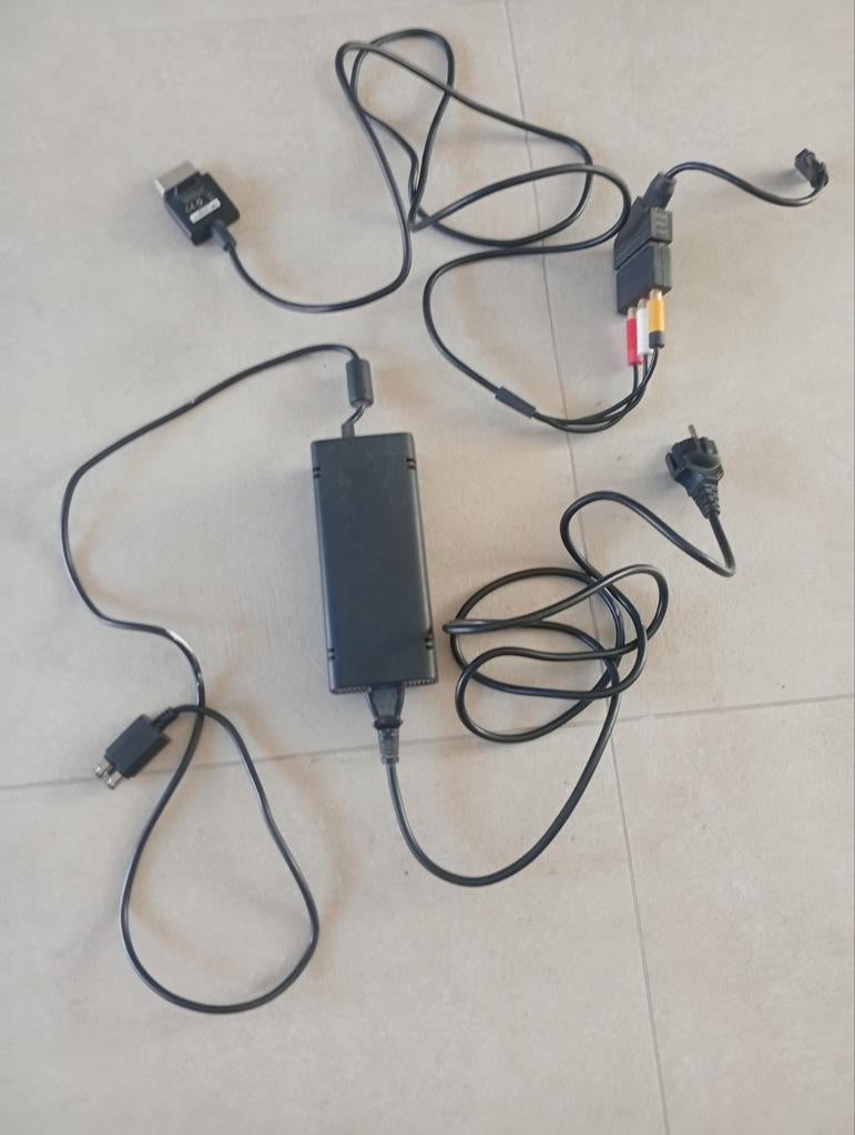 Xbox 360 kabels, draadloze controller en headset, Ophalen, Zo goed als nieuw, Controller, Xbox Original