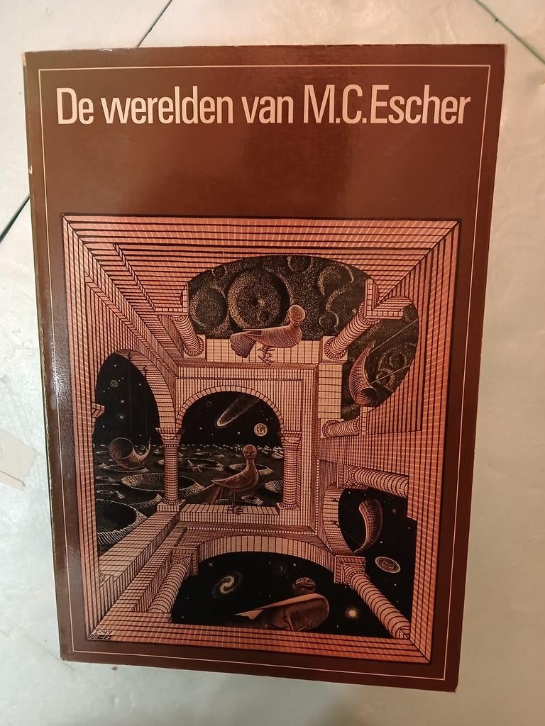 De werelden van M.C. Escher -, Ophalen of Verzenden, Gelezen, Fotografen