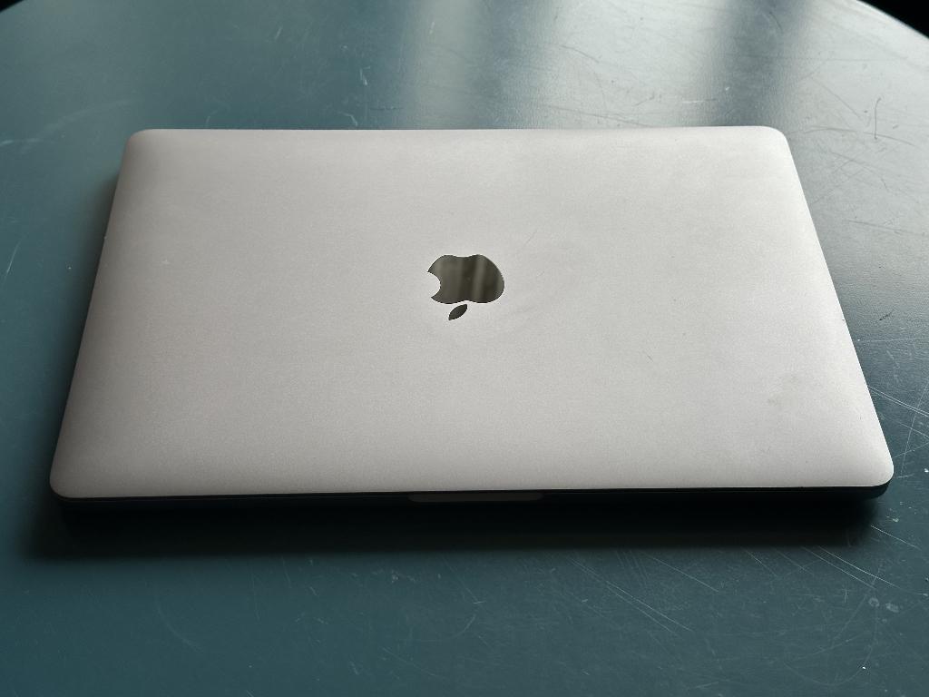 MacBook Pro 2020 M1 13" 8GB RAM en 512GB opslag, Computers en Software, Apple Macbooks, 2 tot 3 Ghz, Qwerty, 8 GB, 13 inch