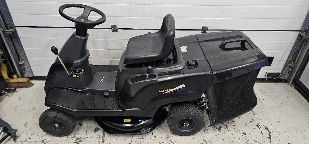 Alpina benzine zitmaaier AT2 66 QA - Stiga motor., Ophalen of Verzenden, Zo goed als nieuw, Mulchfunctie, Minder dan 90 cm