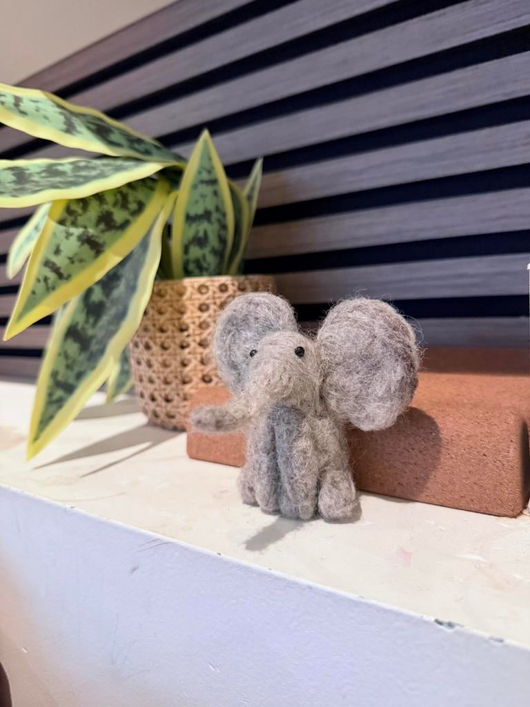 Handgemaakt vilten olifantje, Ophalen of Verzenden, Nieuw, Figuurtje(s)