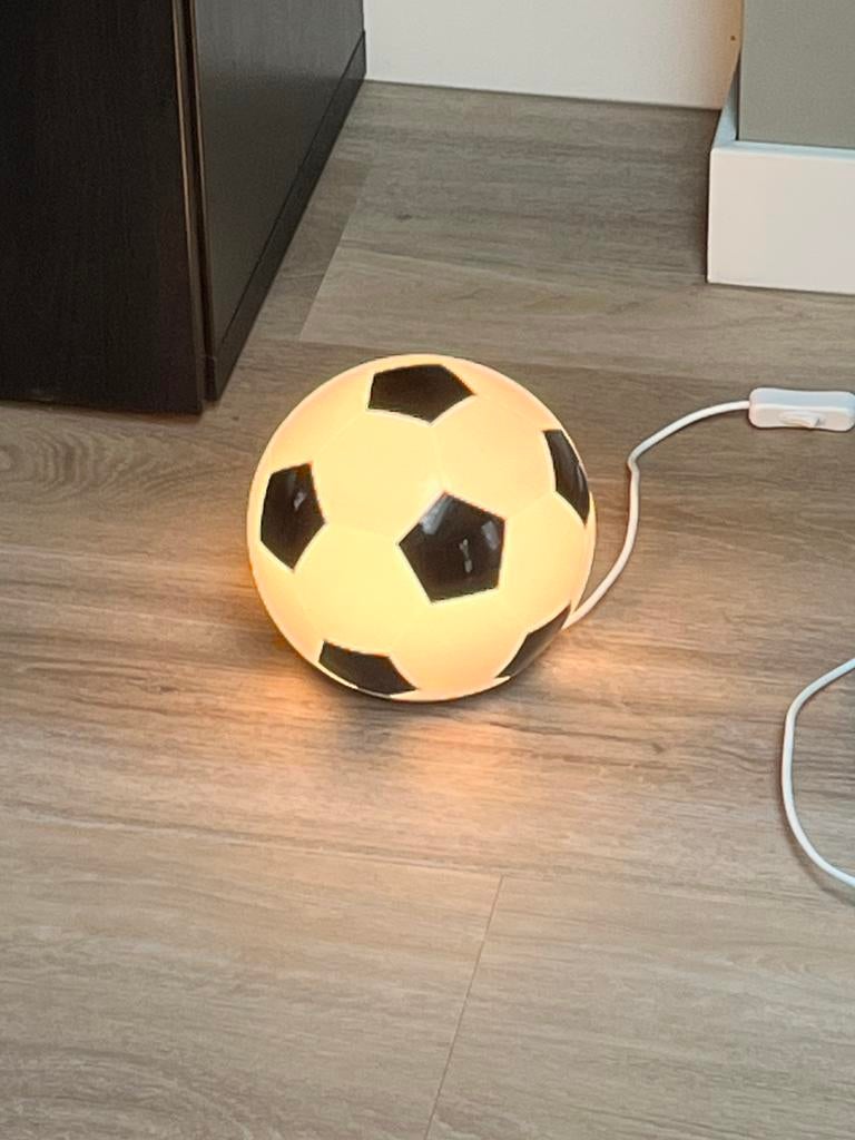 Voetbal lamp Ikea, Kinderen en Baby's, Ophalen, Zo goed als nieuw, Lamp