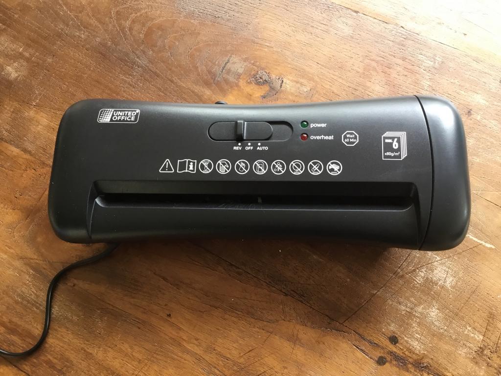 Shredder voor huishoudelijk gebruik, Ophalen of Verzenden, Zo goed als nieuw