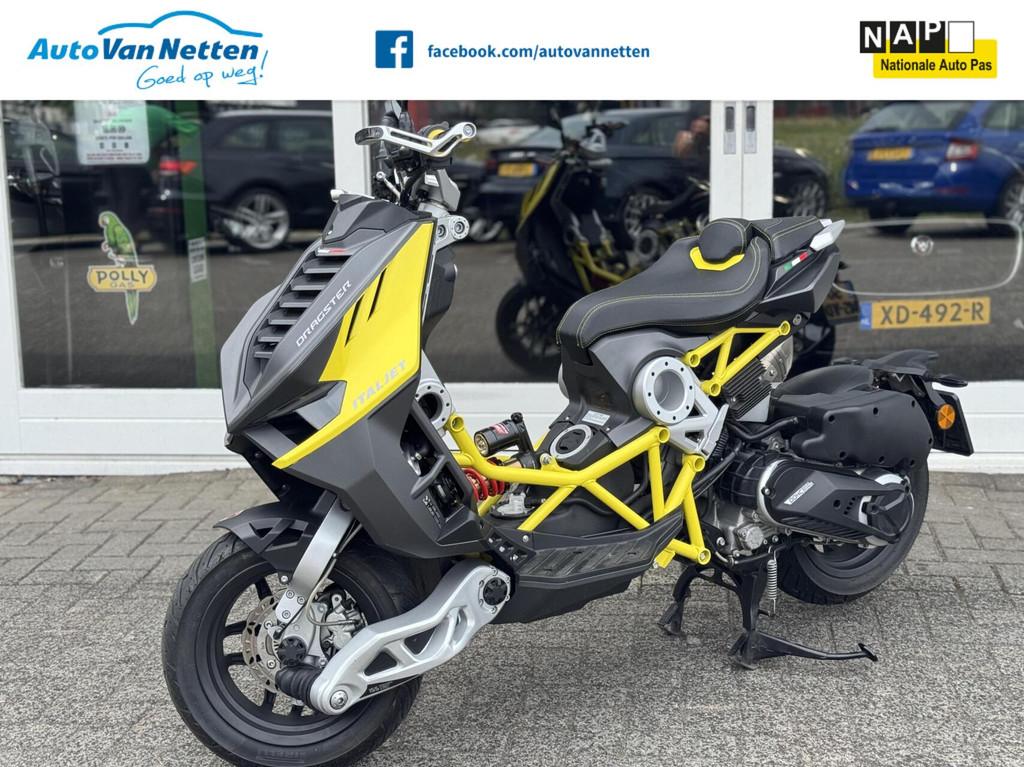 Italjet Dragster 200cc, Akrapovic uitlaat, Malossi koppeling, Italjet.com, Via Dell'Agricoltura 23, 40023 Castel Guelfo Di Bologna (Bologna), Italië