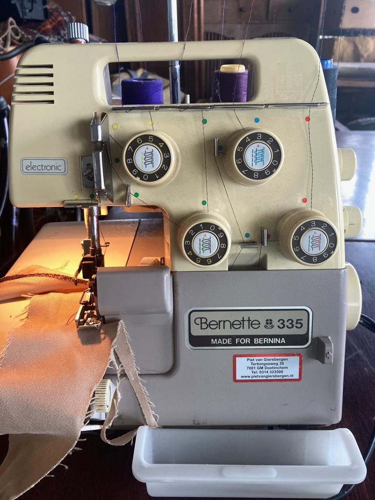 Bernina bernette 5 draads Lockmachine 335, Ophalen of Verzenden, Gebruikt, Lockmachine, Bernina