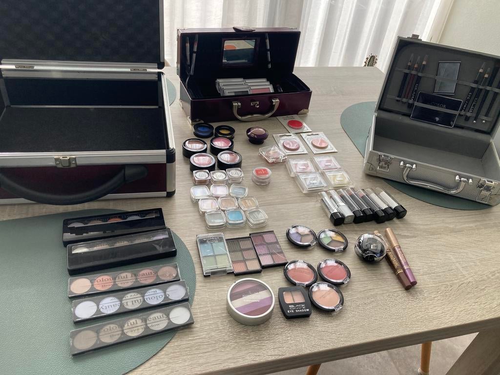 Drie Make-up Koffertjes met Inhoud, Gebruikt, Overige kleuren, Gehele gezicht, Ophalen of Verzenden