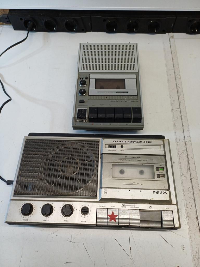 Philips N2234 en D-6410, Ophalen of Verzenden, Philips