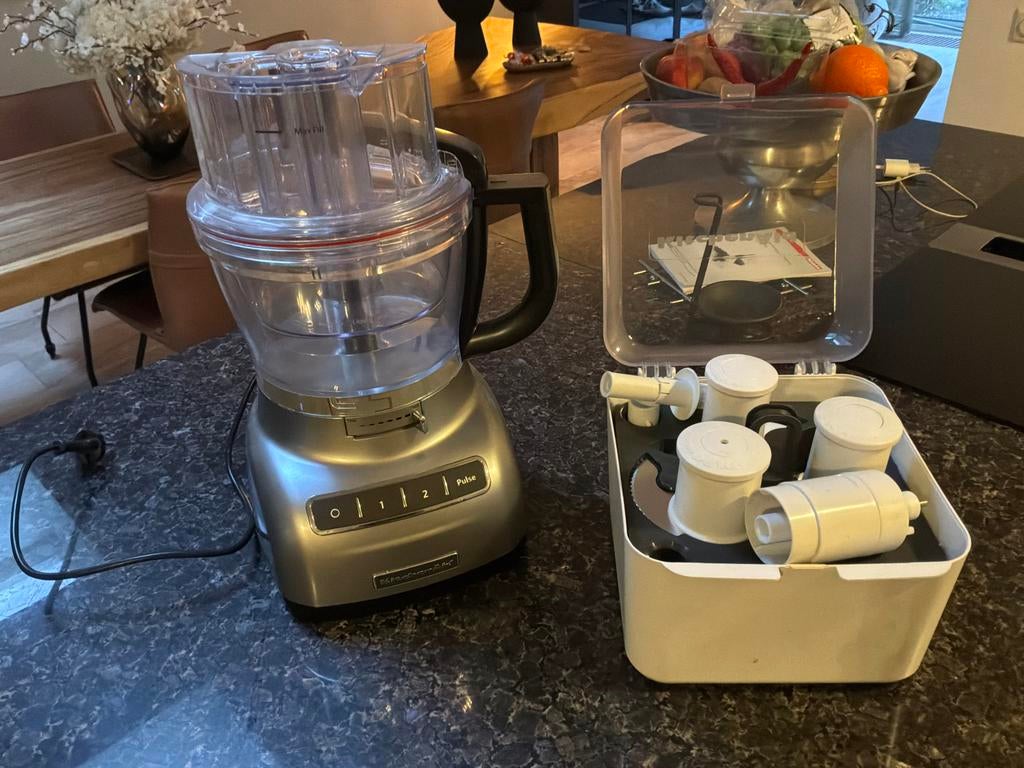 KitchenAid Keukenmachine Luxe + Accessoires, 3 snelheden of meer, Ophalen of Verzenden, Zo goed als nieuw, 2 tot 3 liter