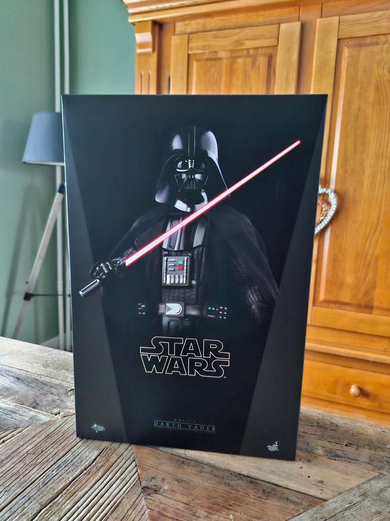 Hot Toys Star Wars Darth Vader MMS279, Ophalen of Verzenden, Zo goed als nieuw, Actiefiguurtje