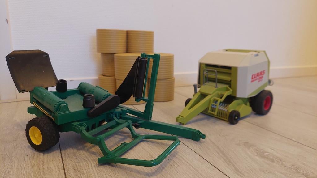 Bruder Balenpers & Wikkelaar + 10 Balen, Ophalen, Gebruikt, Tractor of Landbouw