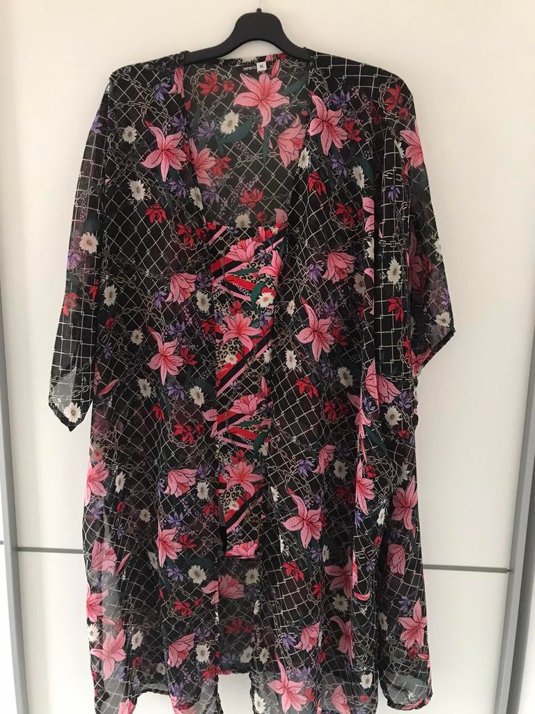 Bloemen badpak met bijpassende kimono, Kleding | Dames, Badmode en Zwemkleding, Nieuw, Badpak, Rood, Ophalen of Verzenden