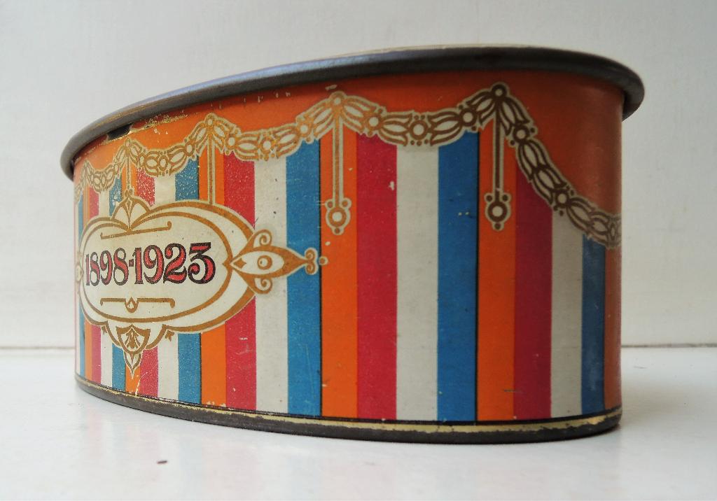 Bijzonder blik Wilhelmina 25 jaar op de troon 1923, Verzamelen, Blikken, Ophalen of Verzenden, Gebruikt, Overige