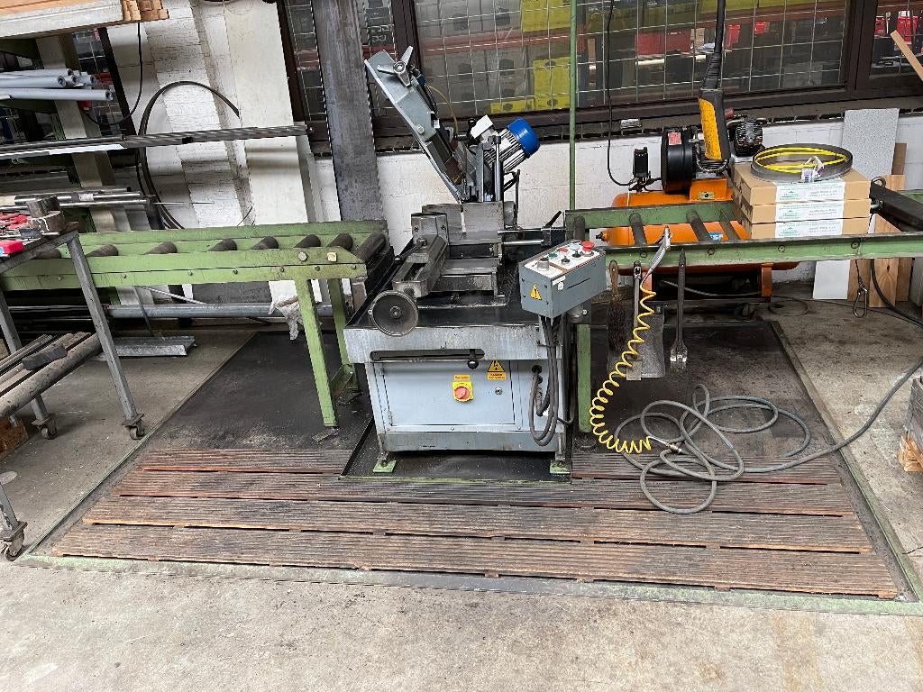 Huvema HU 230 DG 16910 bandzaagmachine met aan-afvoerbaan, Ophalen, Gebruikt, Huvema, Afkortzaag