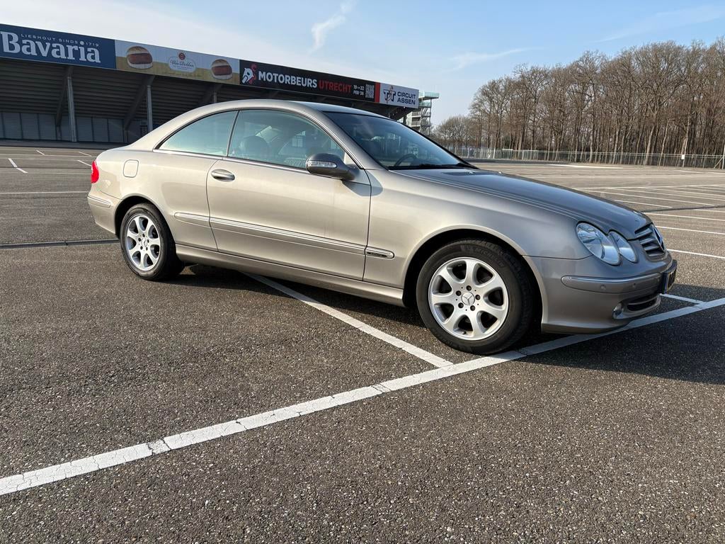 Mercedes-Benz CLK 2.6 Clk240 elegance Coupe AUT 2004, Auto's, Automaat, Achterwielaandrijving, Zwart, 2597 cc