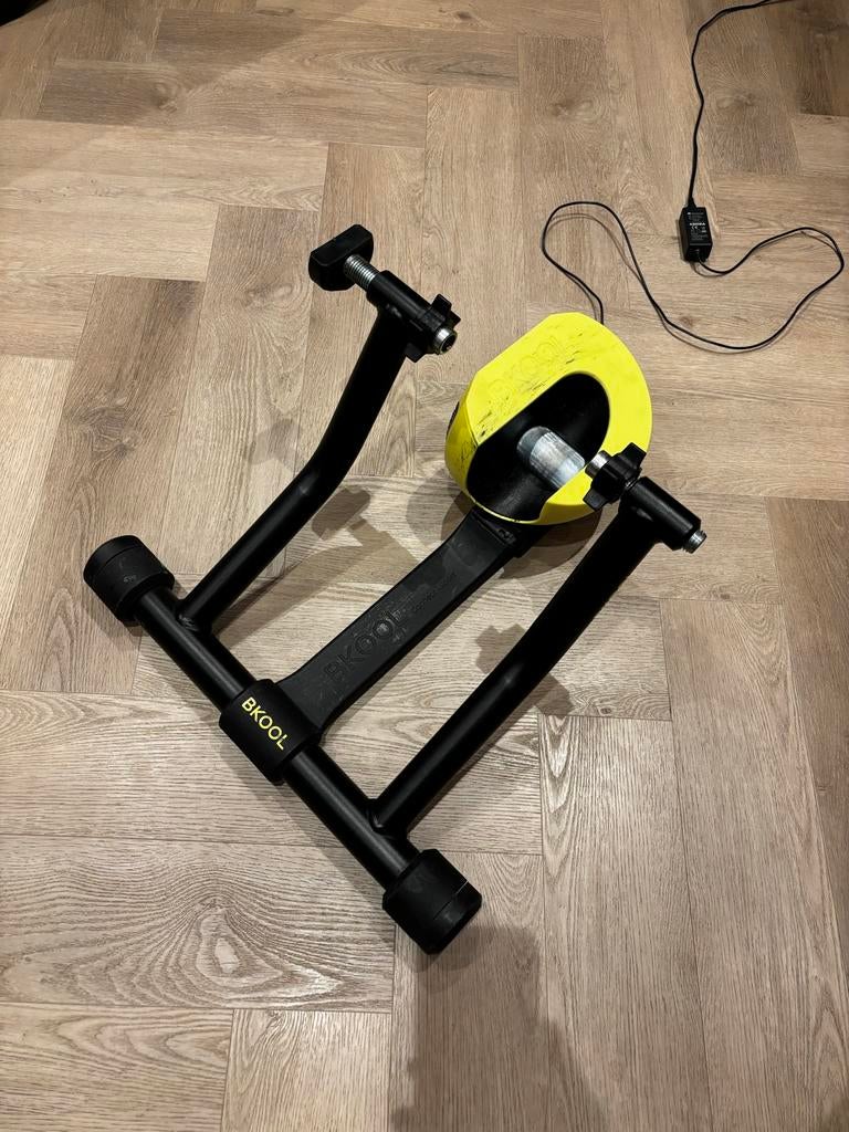 Bkool Smart Pro 2 Fietstrainer, Sport en Fitness, Wielrennen, Ophalen, Gebruikt, Overige typen