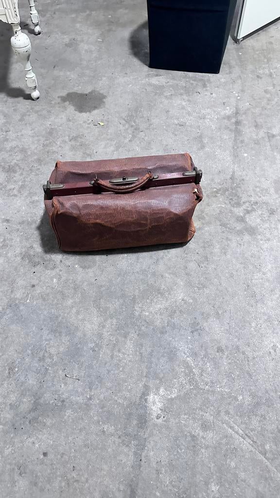 Vintage leren dokterstas - Hilversum, Sieraden, Tassen en Uiterlijk, Koffers, Gebruikt, Ophalen of Verzenden, Minder dan 35 cm