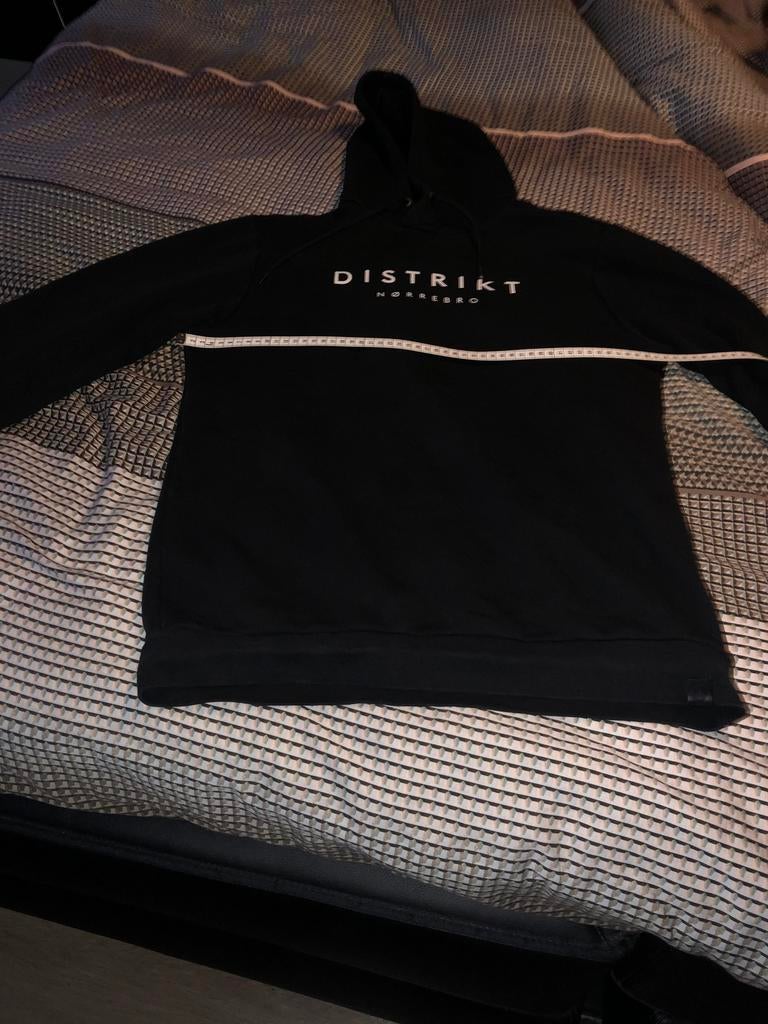 Zwarte Distrikt trui - Maat S, Ophalen of Verzenden, Zo goed als nieuw, Maat 46 (S) of kleiner, Zwart