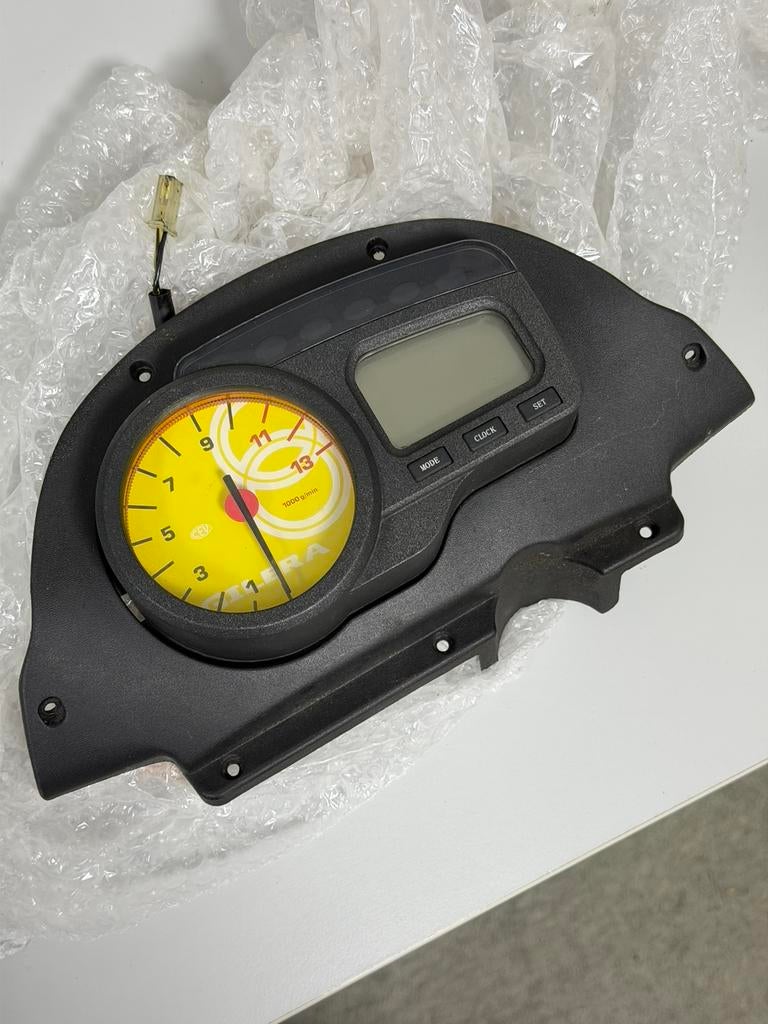 Gilera DNA 50 cc Teller / Dashboard clock Odometer OEM, Overige typen, Ophalen of Verzenden, Zo goed als nieuw, H