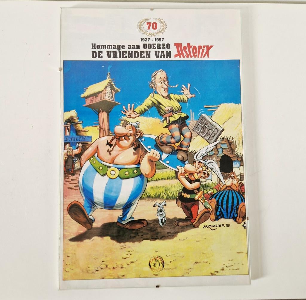 Vintage poster Asterix  70 jarig bestaan  Mourier 1996, Rechthoekig Staand, Met lijst, Ophalen of Verzenden, Zo goed als nieuw