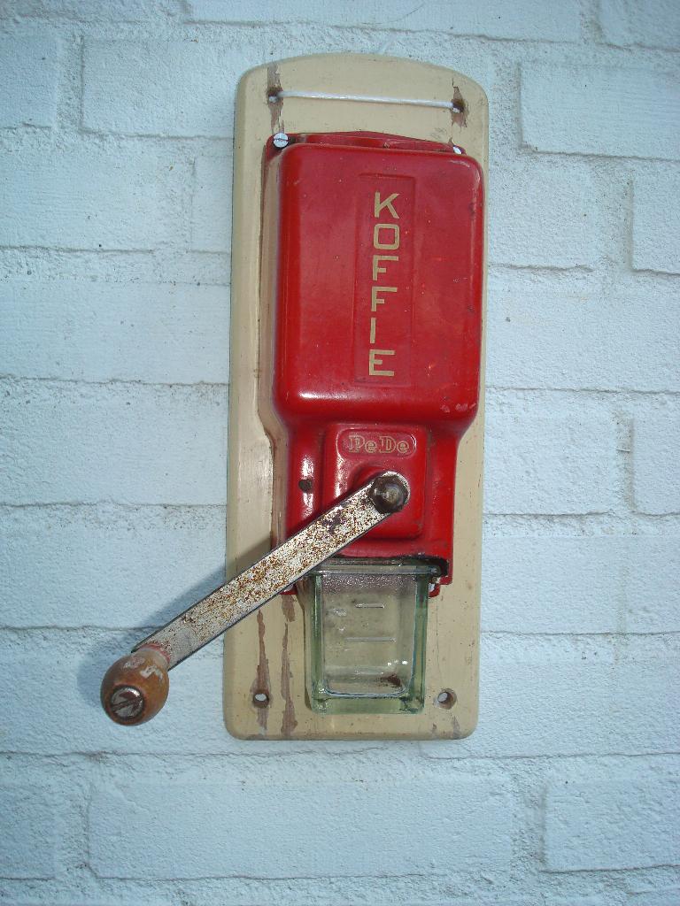 2 antieke pede koffiemolens, Antiek en Kunst, Curiosa en Brocante, Ophalen of Verzenden