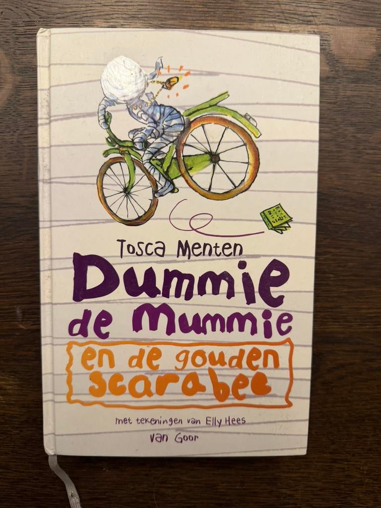 Tosca Menten - Dummie de mummie en de gouden scarabee, Fictie algemeen, Ophalen of Verzenden, Zo goed als nieuw, Tosca Menten