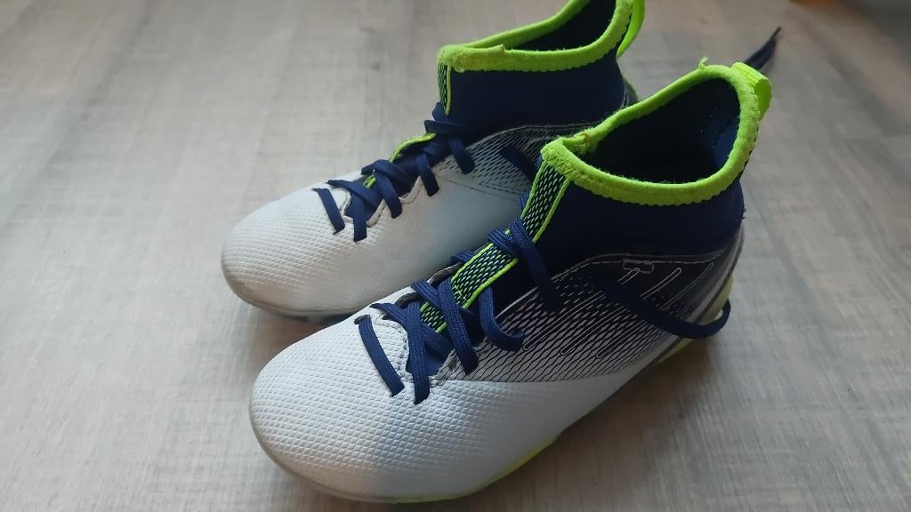 Voetbalschoen maat 28, Maat XS of kleiner, Schoenen, Ophalen of Verzenden, Zo goed als nieuw