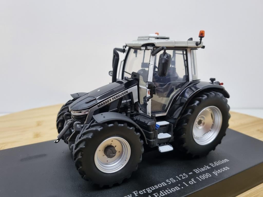 Universal Hobbies Massey Ferguson 5S.125 Black Edition, Tractor of Landbouw, Nieuw, Ophalen of Verzenden, Universal Hobbies